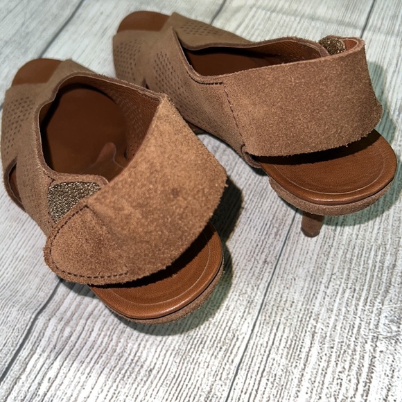 Pedro Garcia Brown Open Toe Low Heel shoes - Picture 4 of 7